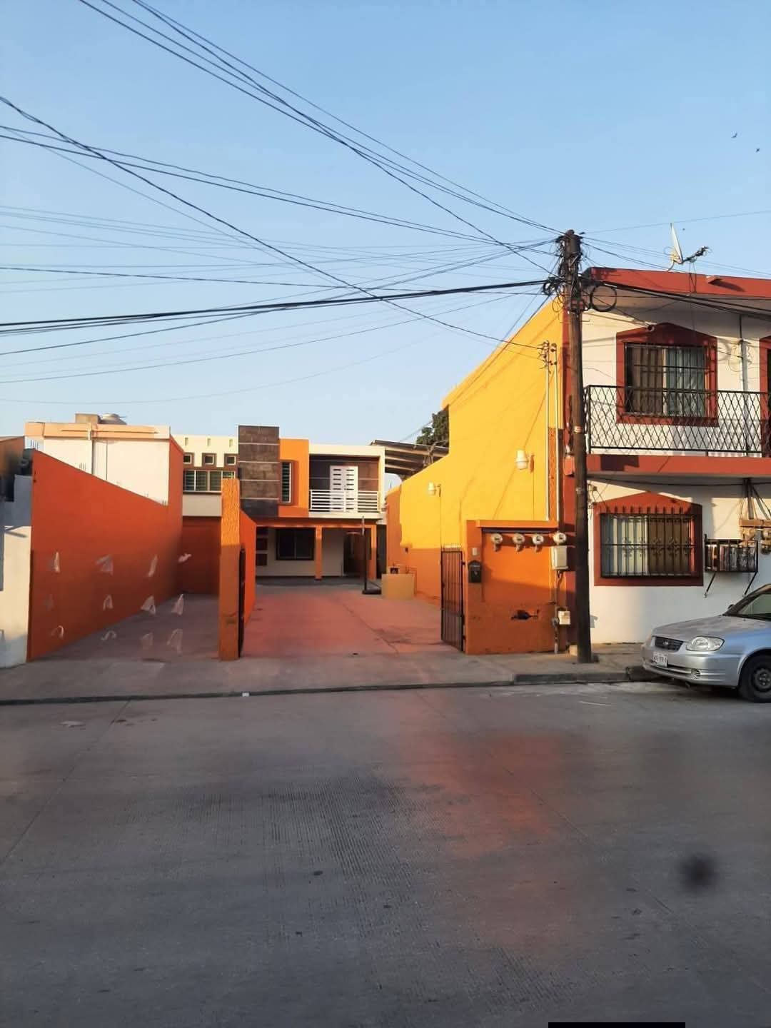 Casa y 7 Deptos. En la Misma Área del Terreno. — foto 2