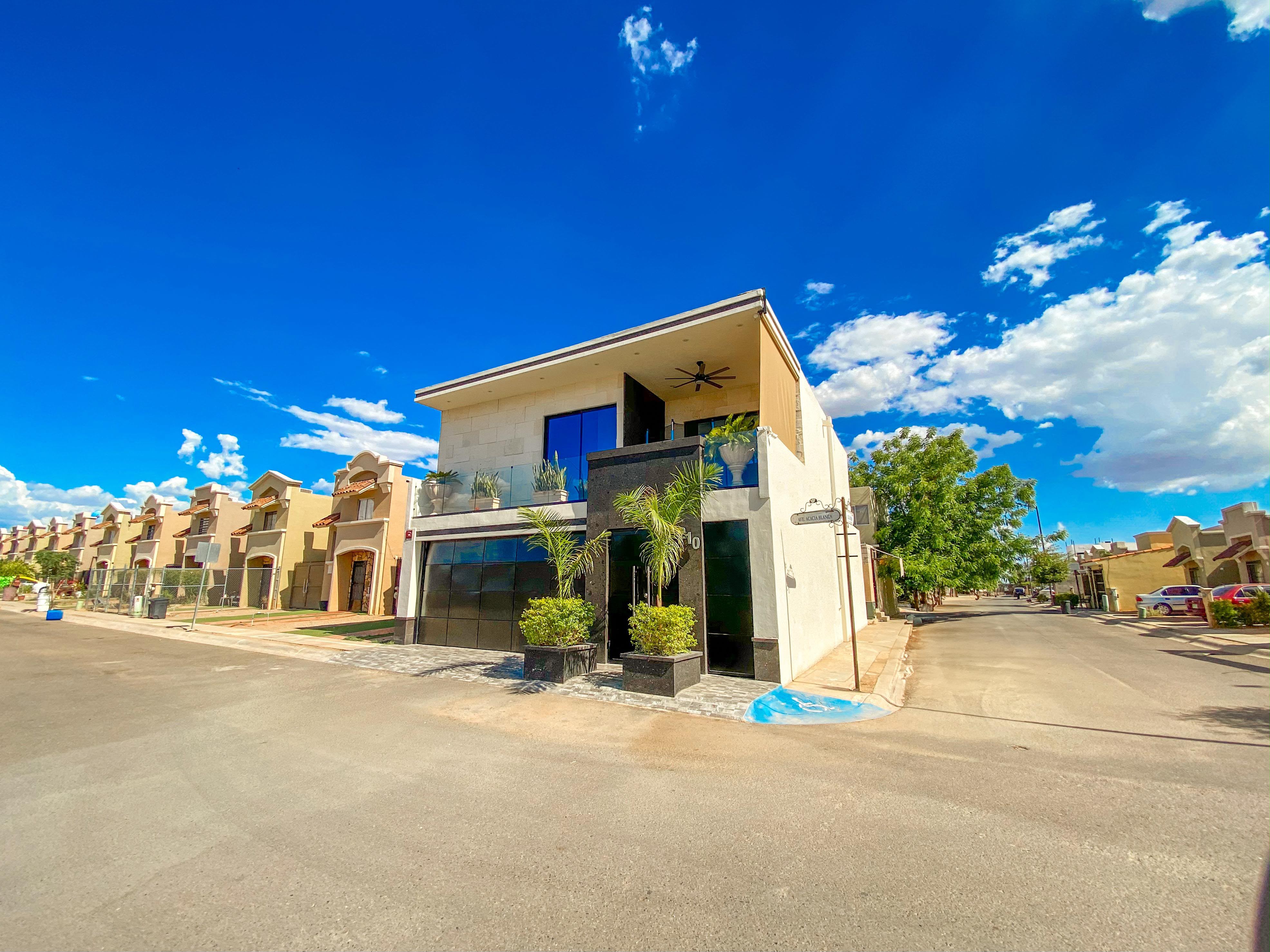 SE VENDA CASA EN CALIFORNIA RESIDENCIAL.