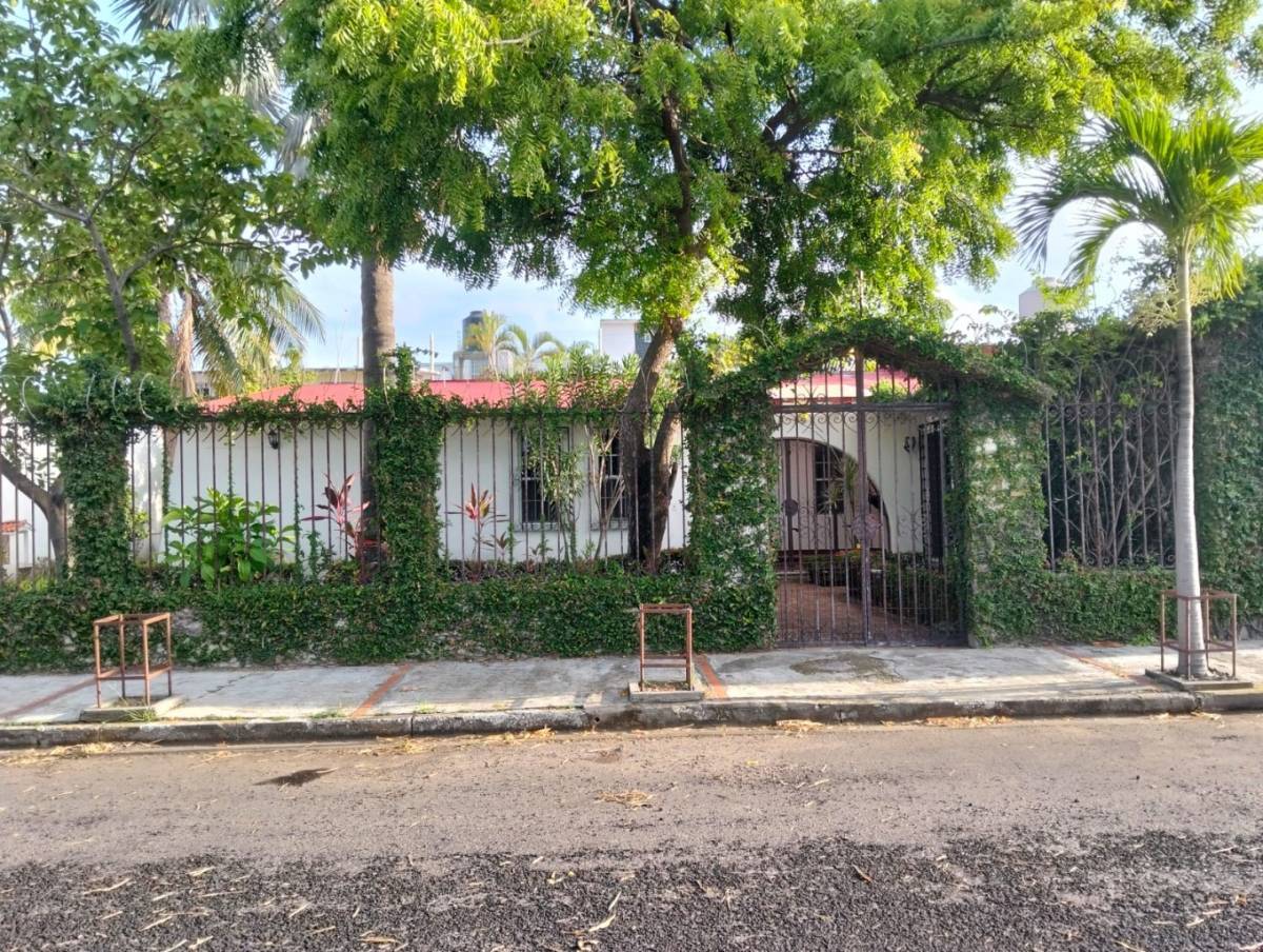 Casa en venta fraccionamiento Floresta