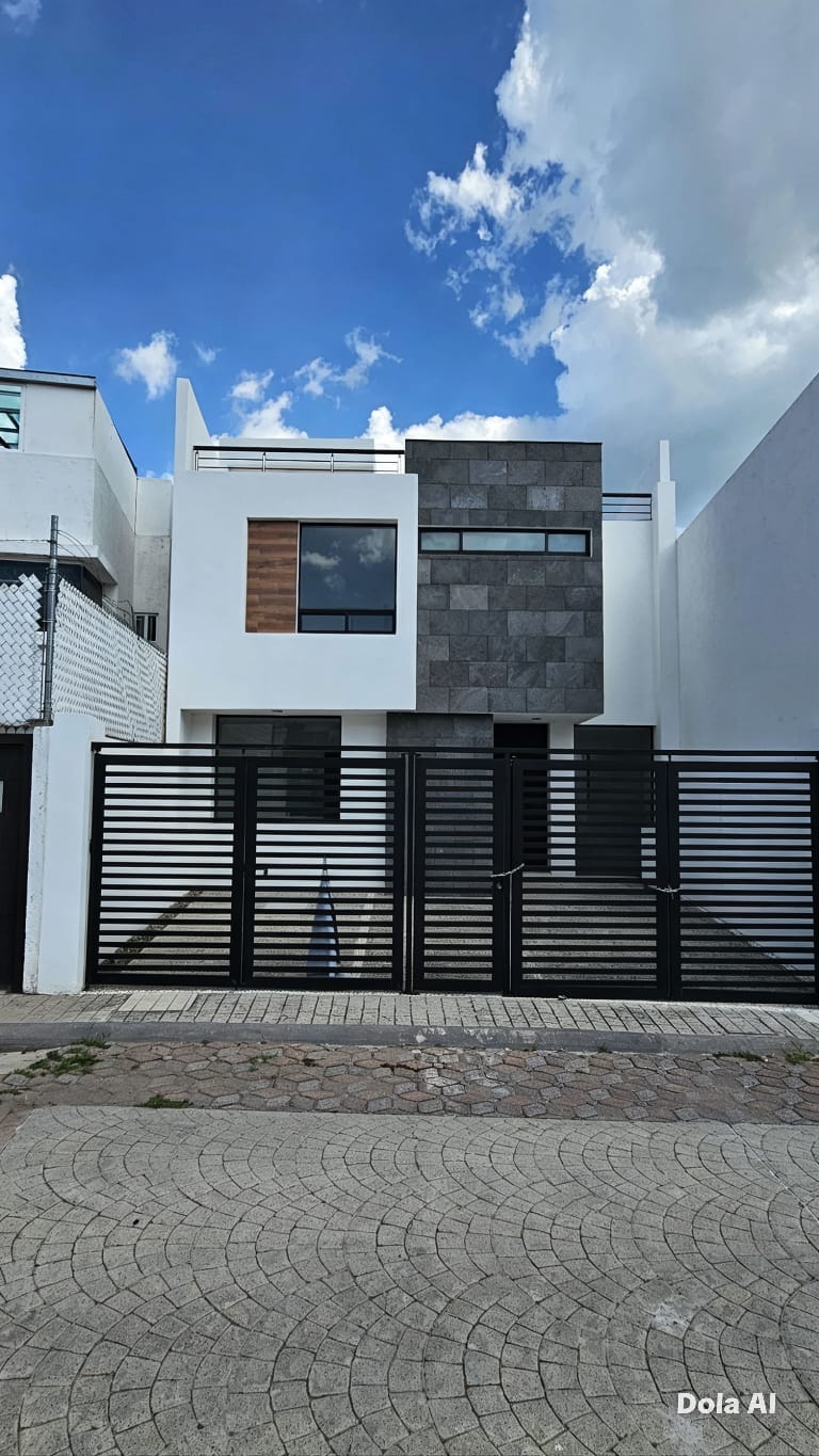CASA EN VENTA MILENIO III