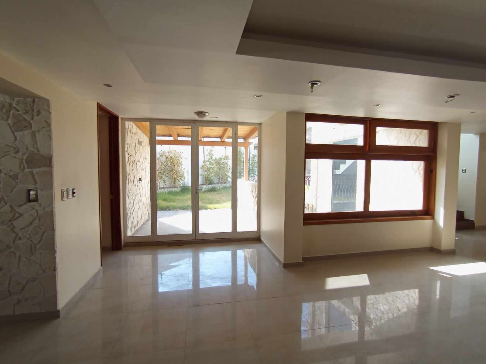 Residencia en renta con amplio jardín cerca del Club de Golf Los Encinos — foto 3